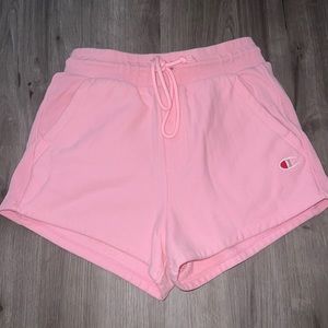 Champion pink shorts 💕
